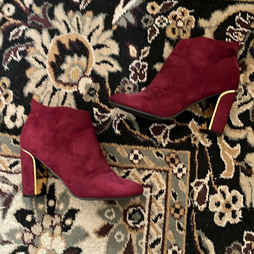 Women’s burgundy boots with gold heel